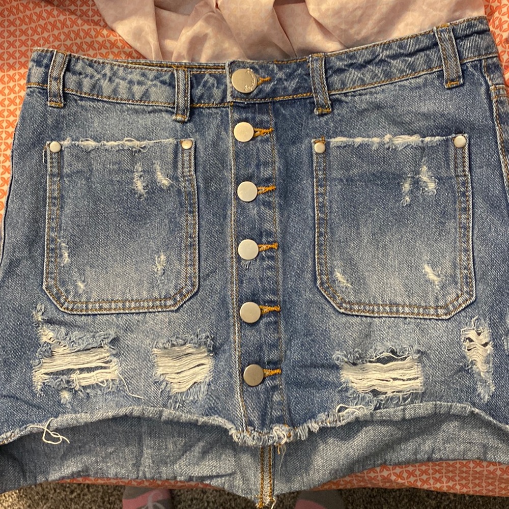 Signature 8 Skirt